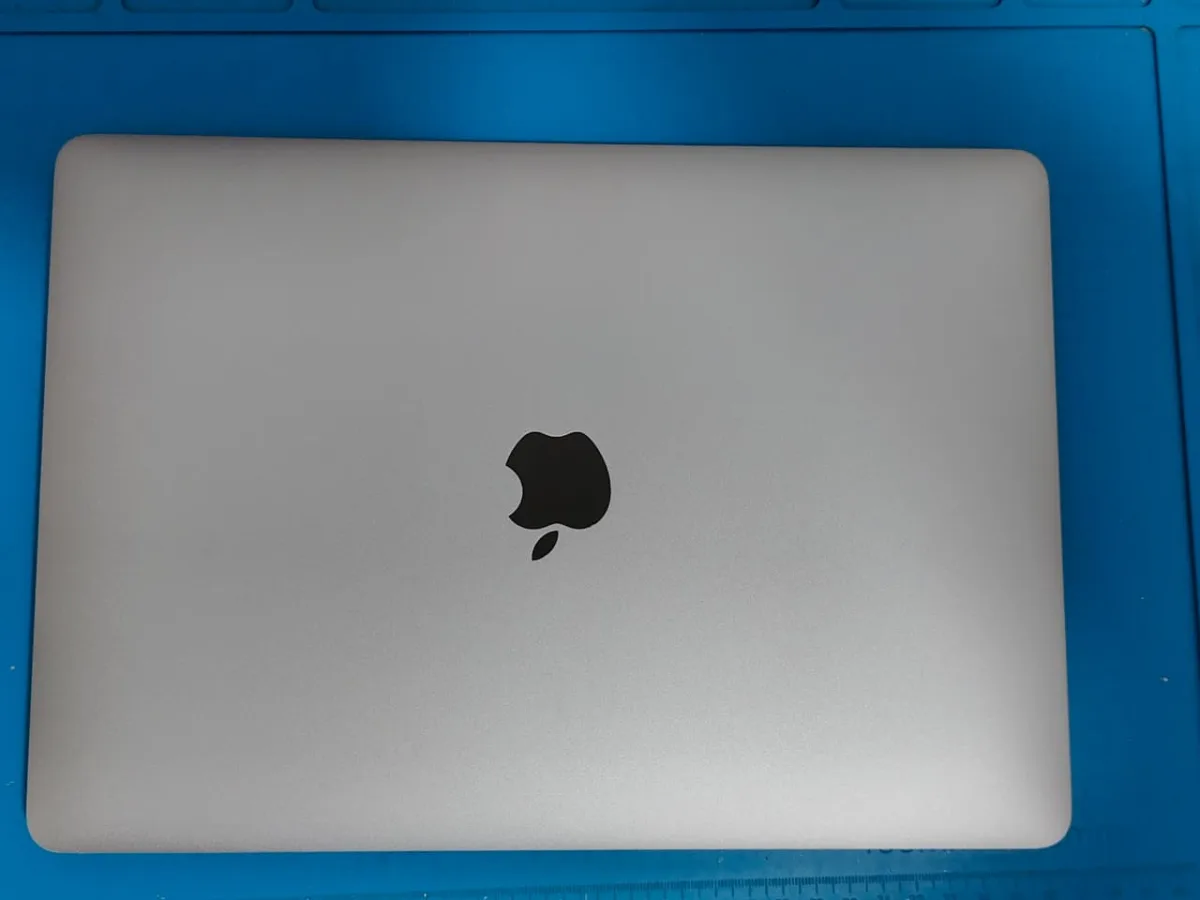 Apple Macbook Pro A2338 2022 M2 16gb Ram Ssd 500gb Touchbar - Imagem 4