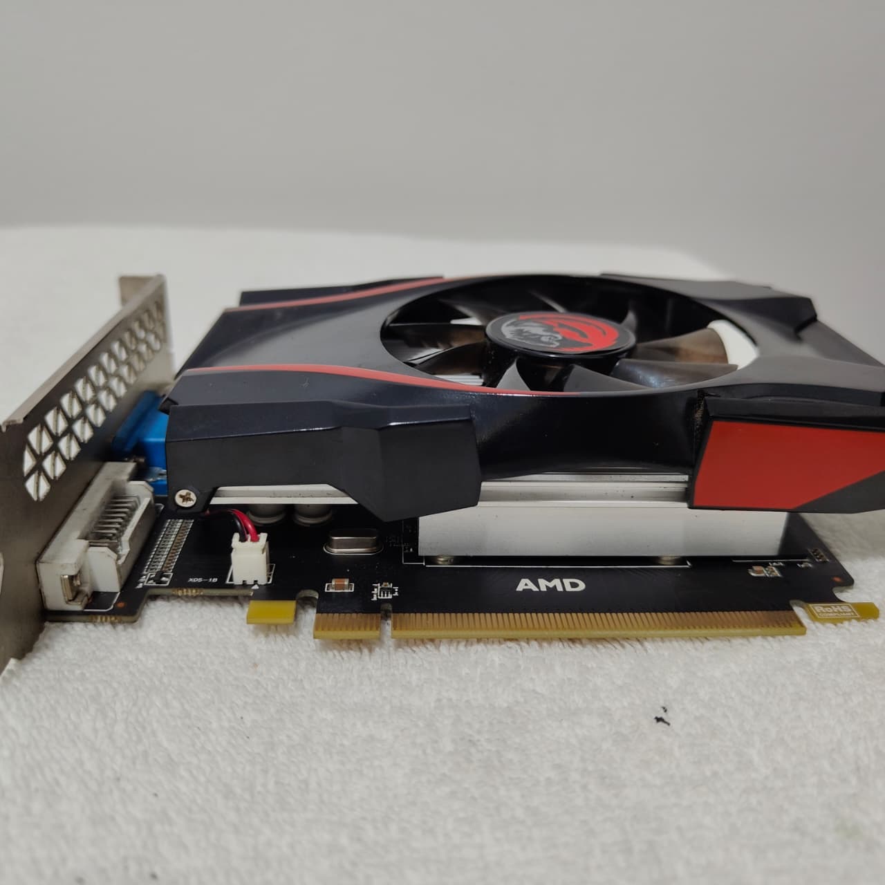 Placa de vídeo PCYES AMD Radeon R7 240 4GB GDDR5 128 bits Single-Fan Gaming Edition - Imagem 4